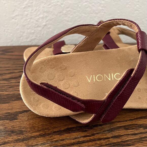 VIONIC Women's Farra Red Faux Lizard Gold Metal Sandals - Picture 6 of 8